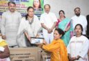 कैबिनेट मंत्री रेखा आर्या ने प्रशिक्षण प्राप्त महिलाओं को बांटी सिलाई और ब्यूटीशियन किट