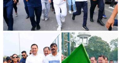 मुख्यमंत्री धामी ने “अहिल्या स्मृति मैराथन” में किया प्रतिभाग, मैराथन को हरी झंडी दिखाकर किया रवाना 