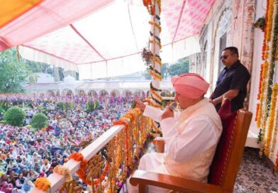 श्री दरबार साहिब एवम् श्री झण्डा साहिब में चला दर्शनों व मनौतियों का क्रम, श्रीमहंत देवेन्द्र दास जी महाराज ने संगतों को दिए दर्शन व आशीर्वाद