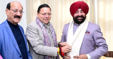 मुख्यमंत्री धामी ने भराड़ीसैंण (गैरसैंण) में राज्यपाल लेफ्टिनेंट जनरल गुरमीत सिंह (से नि) से की शिष्टाचार भेंट 