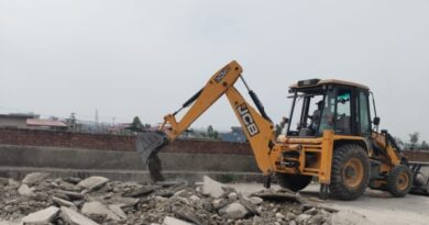 गणेशपुर में 30 बीघा की अवैध प्लॉटिंग पर चला एमडीडीए का बुलडोजर