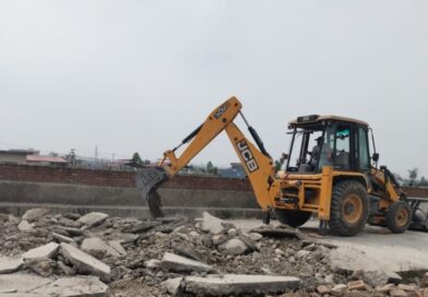 गणेशपुर में 30 बीघा की अवैध प्लॉटिंग पर चला एमडीडीए का बुलडोजर