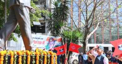 सैनिक कल्याण मंत्री गणेश जोशी ने देश के प्रथम सीडीएस  जनरल बिपिन रावत की जयंती पर पुष्पचक्र अर्पित कर दी श्रद्धांजलि