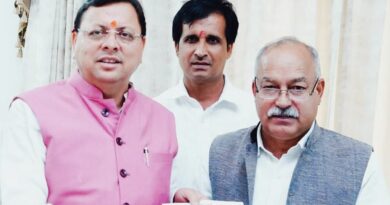 जन संघर्ष मोर्चा के अध्यक्ष रघुनाथ सिंह नेगी ने मुख्यमंत्री धामी से की मुलाकात, आंदोलनकारीयों के चिन्हीकरण मानकों में शिथिलता बरतने की करी मांग 