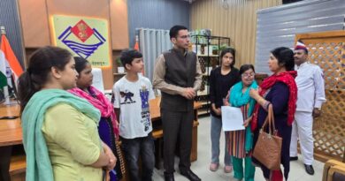 जिलाधिकारी सविन बंसल की संवेदनशील पहल, जरूरतमंद परिवारों को मिला राहत का सहारा