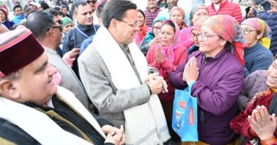 मुख्यमंत्री धामी ने प्रथम सीमांत गांव माणा का किया भ्रमण , विकास कार्यों का लिया जायजा,स्थानीय जनता से किया संवाद 