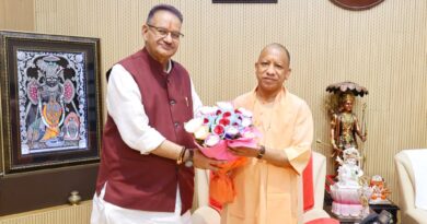 कृषि मंत्री गणेश जोशी ने लखनऊ में उत्तर प्रदेश मुख्यमंत्री योगी आदित्यनाथ से की शिष्टाचार भेंट 