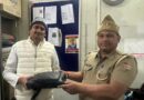 रुद्रप्रयाग पुलिस की ईमानदारी और कर्तव्यनिष्ठा, केदारनाथ धाम यात्रा पर आये श्रद्धालु की ₹30,000 नगदी और दस्तावेजों से भरा बैग सकुशल लौटाया