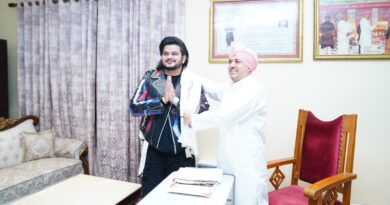 श्री गुरु राम राय विश्वविद्यालय में सजी सुरों की शाम, विशाल मिश्रा ने श्री दरबार साहिब में श्री महाराज जी से लिया आशीर्वाद