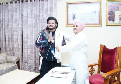 श्री गुरु राम राय विश्वविद्यालय में सजी सुरों की शाम, विशाल मिश्रा ने श्री दरबार साहिब में श्री महाराज जी से लिया आशीर्वाद