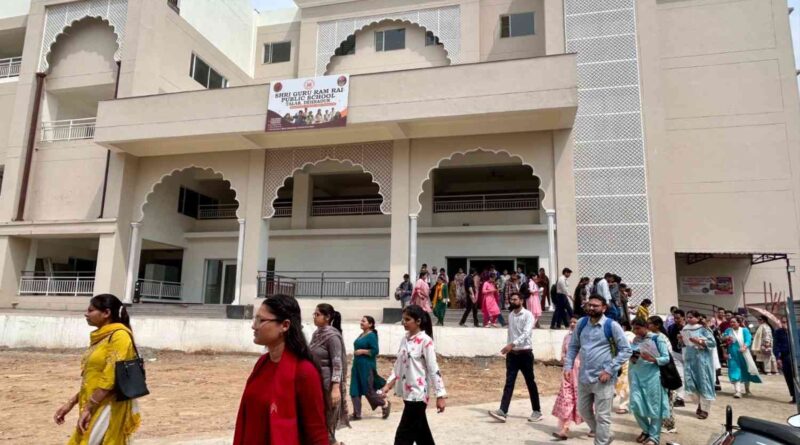 एसजीआरआर एजुकेशन मिशन की मेगा शिक्षक चयन प्रक्रिया में दिखा युवाओं का उत्साह, विभिन्न राज्यों से अभ्यर्थियों ने किया प्रतिभाग