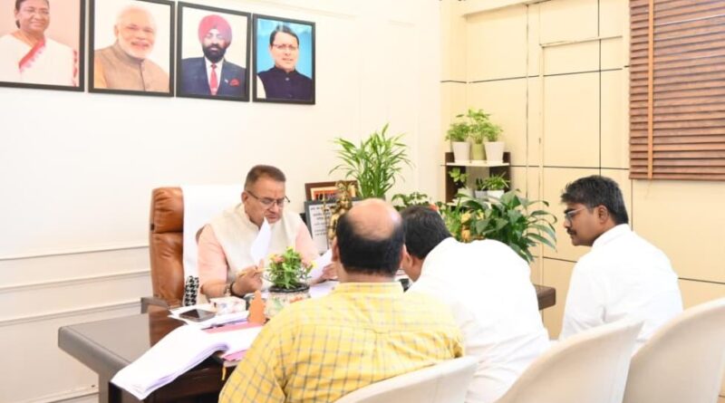 कैबिनेट मंत्री गणेश जोशी ने की मसूरी विधानसभा क्षेत्र में सिंचाई विभाग के विकास कार्यों की समीक्षा, अधिकारियों को दिए आवश्यक दिशा-निर्देश