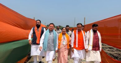 पश्चिम बंगाल में पहली बार भाजपा सरकार का गठन, शपथ ग्रहण समारोह में शामिल हुए मुख्यमंत्री धामी
