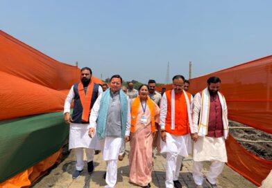 पश्चिम बंगाल में पहली बार भाजपा सरकार का गठन, शपथ ग्रहण समारोह में शामिल हुए मुख्यमंत्री धामी