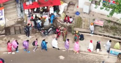 श्री केदारनाथ धाम यात्रा व्यवस्थाओं पर जिला प्रशासन की सतत निगरानी, सोनप्रयाग में शटल सेवा हेतु लाइन व्यवस्था सुचारु