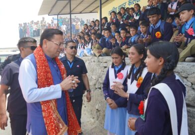 मुख्यमंत्री धामी ने देवीधुरा में छात्रों से किया संवाद, उज्ज्वल भविष्य की दी शुभकामनाएं