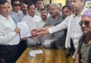 एमडीडीए उपाध्यक्ष बंशीधर तिवारी को एमडीडीए कॉलोनी चंदर रोड की समस्याओं को लेकर पूर्व मंत्री डॉ. हरक सिंह रावत ने सौंपा ज्ञापन