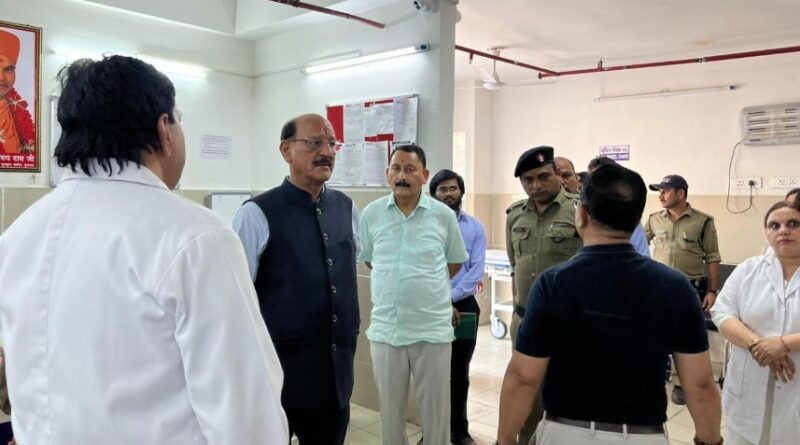स्वास्थ्य मंत्री सुबोध उनियाल ने हरिद्वार के चैनराय जिला महिला चिकित्सालय का किया औचक निरीक्षण