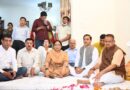कैबिनेट मंत्री गणेश जोशी ने पूर्व मुख्यमंत्री भुवन चंद्र खंडूड़ी के पार्थिव शरीर पर पुष्पांजलि अर्पित कर दी भावपूर्ण श्रद्धांजलि