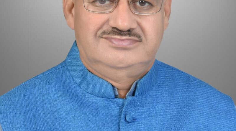 कैबिनेट मंत्री गणेश जोशी ने आपदा प्रभावित उद्यम परिवारों को 14.25 लाख की आर्थिक सहायता के चैक किए वितरित