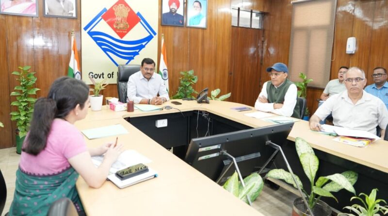 मुख्य सचिव आनन्द बर्द्धन ने उत्तराखंड में संपूर्ण बागवानी प्लान तैयार करने के दिए निर्देश
