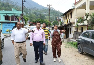 कैबिनेट मंत्री भरत सिंह चौधरी ने की रुद्रप्रयाग में संचालित विकास कार्यों एवं चारधाम यात्रा व्यवस्थाओं की समीक्षा बैठक ,अधिकारियों को दिए आवश्यक दिशा-निर्देश