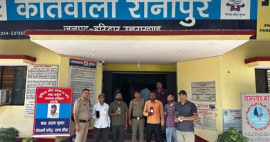 हरिद्वार पुलिस ने मायूस चेहरो की लौटाई मुस्कान” 1 लाख 40 हजार रूपये के 05 मोबाइल फोन ढूँढकर स्वामियो को लौटाये