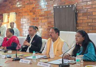 जिला पंचायत अध्यक्ष जितेंद्र प्रसाद और जिलाधिकारी आशीष कुमार भटगांई ने ली जिला पंचायत बोर्ड की बैठक, जनप्रतिनिधियों ने उठाई क्षेत्रीय समस्याएं