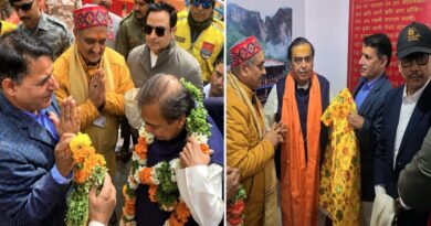 उद्योगपति मुकेश अंबानी ने किए बदरीनाथ-केदारनाथ के दर्शन , मंदिर समिति को दान दिए 10 करोड़ रुपये