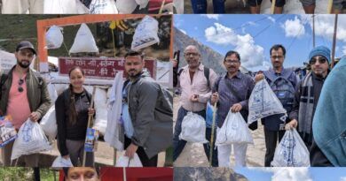 जिलाधिकारी रुद्रप्रयाग विशाल मिश्रा के मार्गदर्शन में अपना कचरा, अपनी जिम्मेदारी’ के संकल्प के साथ स्वच्छ केदारनाथ की ओर बढ़ता कदम