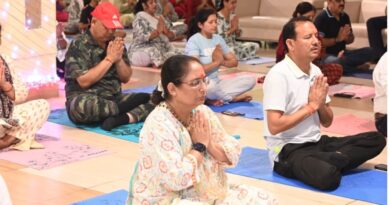 अंतरराष्ट्रीय योग दिवस के उपलक्ष्य में विधानसभा अध्यक्ष ऋतु खण्डूडी भूषण ने क्षेत्रवासियों के साथ किया योगाभ्यास 