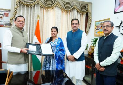 मुख्यमंत्री धामी से सपना राणा ने की मुलाकात, मुख्यमंत्री कौशल उन्नयन योजना से टिहरी की सपना को जर्मनी में मिला रोजगार