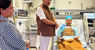 कैबिनेट मंत्री गणेश जोशी ने अस्पताल में भर्ती भाजपा पार्षद भूपेन्द्र सिंह कठैत का जाना कुशलक्षेम