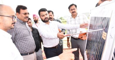 मुख्य सचिव आनंद बर्द्धन ने काशीपुर में विकास परियोजनाओं का किया निरीक्षण, अधिकारियों को कार्यों में तेजी लाने के दिए निर्देश 