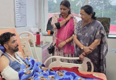 भट्टोवाला गोलीबारी कांड- महिला आयोग की अध्यक्ष कुसुम कंडवाल ने एम्स पहुँचकर जाना घायलों का हाल