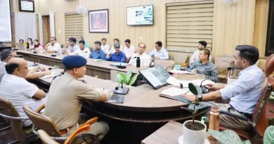 मानसून तैयारियों, सड़क व्यवस्था एवं नागरिक सुविधाओं एवं सुरक्षा की डीएम डॉ0 आशीष चौहान ने की समीक्षा, दिए आवश्यक दिशा-निर्देश