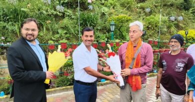 कैलाश मानसरोवर यात्रा-2026 के द्वितीय दल का मुख्य विकास अधिकारी डॉ. दीपक सैनी ने किया स्वागत, सुरक्षित एवं मंगलमय यात्रा की दीं शुभकामनाएं 