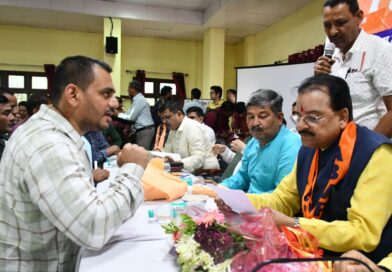 मुख्यमंत्री धामी के नेतृत्व में ‘जन-जन की सरकार, जन-जन के द्वार’ अभियान बना सुशासन का प्रभावी माध्यम, 2,366 से अधिक नागरिक हुए लाभान्वित, शासन पहुंचा गांव-गांव