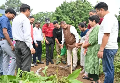 लोकपर्व हरेला पर कृषि मंत्री गणेश जोशी ने किया पौधारोपण, पर्यावरण संरक्षण का दिया संदेश