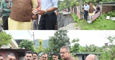 कैबिनेट मंत्री गणेश जोशी ने खालागांव में बरसात से क्षतिग्रस्त मार्ग का किया निरीक्षण, तत्काल पुनर्निर्माण के दिए निर्देश