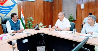 मुख्य सचिव आनंद बर्द्धन ने केदारनाथ-बद्रीनाथ परियोजनाओं में तेजी लाने के दिए निर्देश