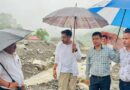 भारी बारिश के बीच ग्राउंड जीरो पर उतरे डीएम डॉ. आशीष चौहान, कार्लीगाढ़, सहस्रधारा और सपेरा बस्ती का लिया जायजा, दिए सुरक्षा के सख्त निर्देश