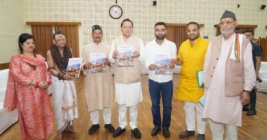 मुख्यमंत्री धामी से विधायक अरविंद पाण्डेय और विधायक किशोर उपाध्याय के नेतृत्व में आए प्रतिनिधिमंडल ने की भेंट