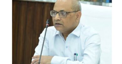 गढ़वाल आयुक्त आनंद स्वरूप ने वीसी के माध्यम से की मानसून एवं आपदा राहत कार्यों की समीक्षा, अवरुद्ध मार्गों को प्राथमिकता से खोलने के दिए निर्देश