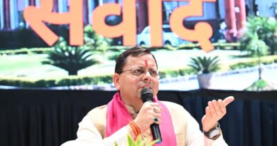 दून विश्वविद्यालय में मुख्यमंत्री धामी ने युवाओं से किया संवाद, कहा-बदलती तकनीक के अनुरूप ‘फ्यूचर रेडी’ बनें युवा
