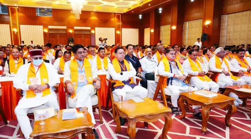 मुख्यमंत्री धामी ने सुना मन की बात कार्यक्रम का 137वां संस्करण, युवाओं से नशे से दूर रहने का किया आह्वान