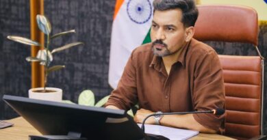 जिला चिकित्सालय के घटते राजस्व के कारणों की जांच कर विस्तृत रिपोर्ट प्रस्तुत करने के डीएम डॉ0 आशीष चौहान ने दिए निर्देश