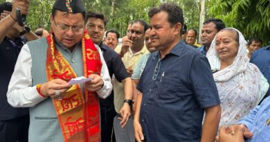 मुख्यमंत्री धामी ने खटीमा में सुनी जनता की पीड़ा, दिव्यांगों और महिलाओं को मिला खास तोहफा