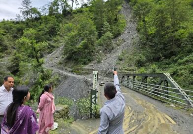 जिलाधिकारी गौरव कुमार के निर्देशानुसार संयुक्त टीम ने चमोली-खैनुरी मोटर मार्ग का किया स्थलीय निरीक्षण, वर्तमान स्थिति का लिया विस्तृत जायजा 