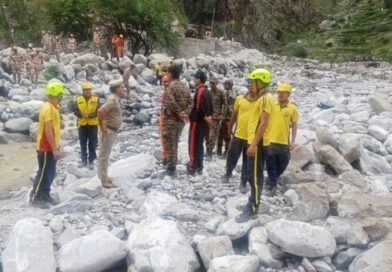 तमक नाले में ह्यूम पाइप डालकर अस्थाई मोटर मार्ग तैयार, वाहनों की आवाजाही हुई सुचारु, सेना और स्थानीय लोगों को राहत